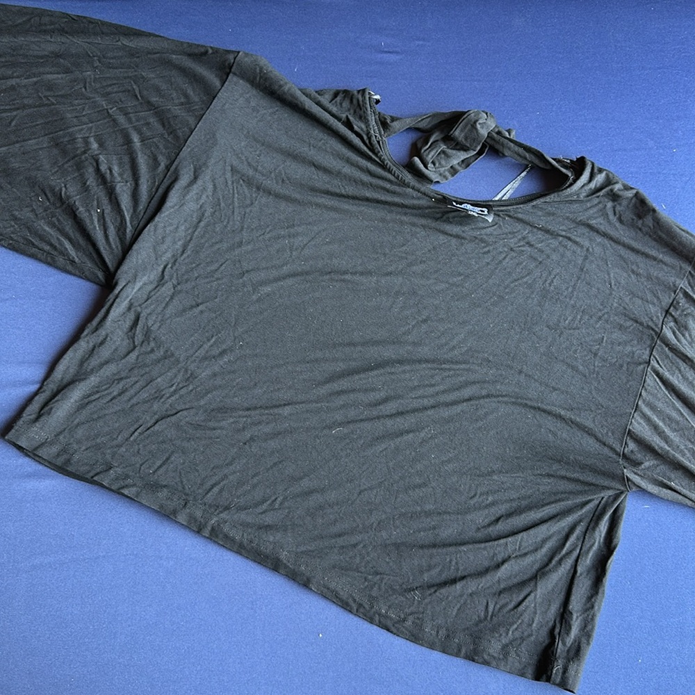 Large sleeve crop tee with tie detail in back